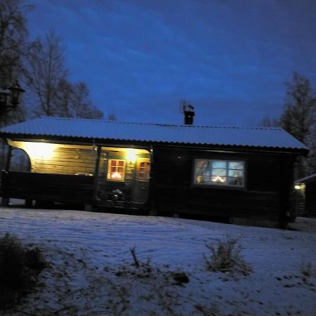 Mysig Timmerstuga Vid Sjoen Bjoerken 34 Roennsudden Grangärde Exterior foto