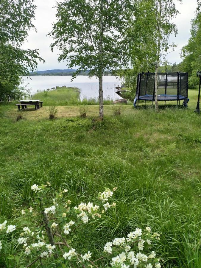 Mysig Timmerstuga Vid Sjoen Bjoerken 34 Roennsudden Grangärde Exterior foto