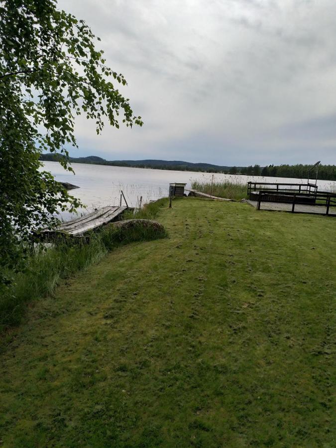Mysig Timmerstuga Vid Sjoen Bjoerken 34 Roennsudden Grangärde Exterior foto
